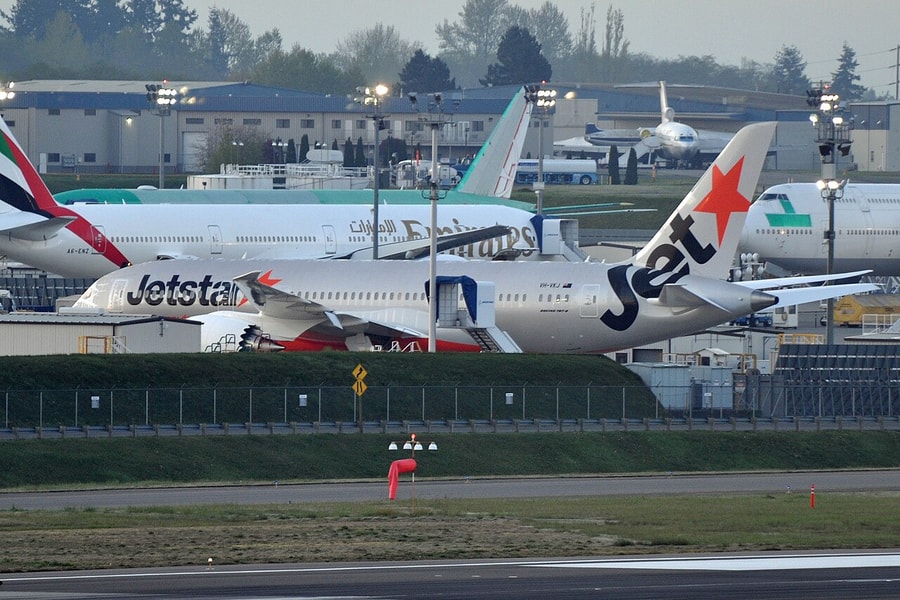 Chuyến bay quay đầu vì hành khách cố mở cửa máy bay giữa không trung