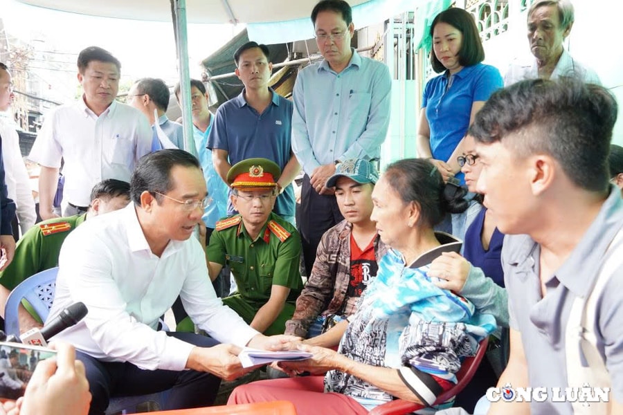 Hiện trường vụ cháy nhà khiến 3 người tử vong lúc rạng sáng ở TP HCM