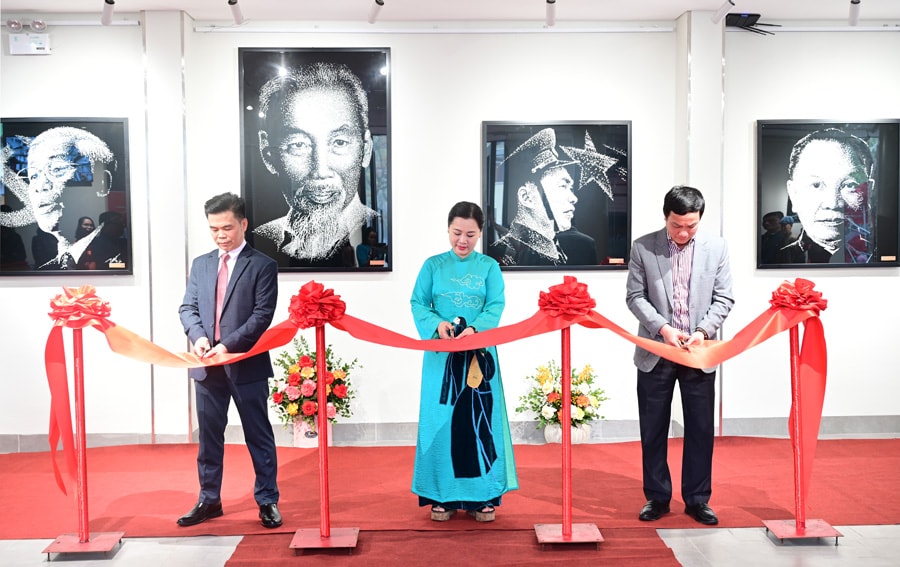 "Sáng trong ngọc kính"- Những tác phẩm nghệ thuật đặc biệt về những nhân vật huyền thoại