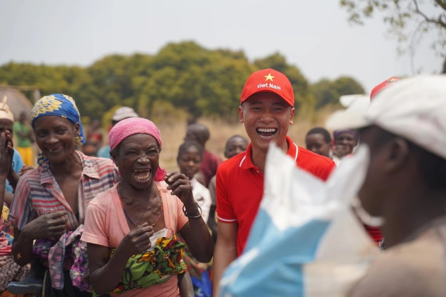 Quang Linh Vlogs và cái giá của hào quang chệch hướng