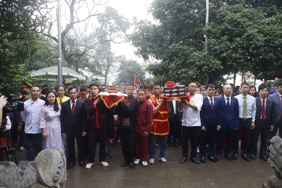 18 cặp bánh chưng, bánh giầy dâng lên các Vua Hùng: Biểu tượng lòng thành kính tri ân