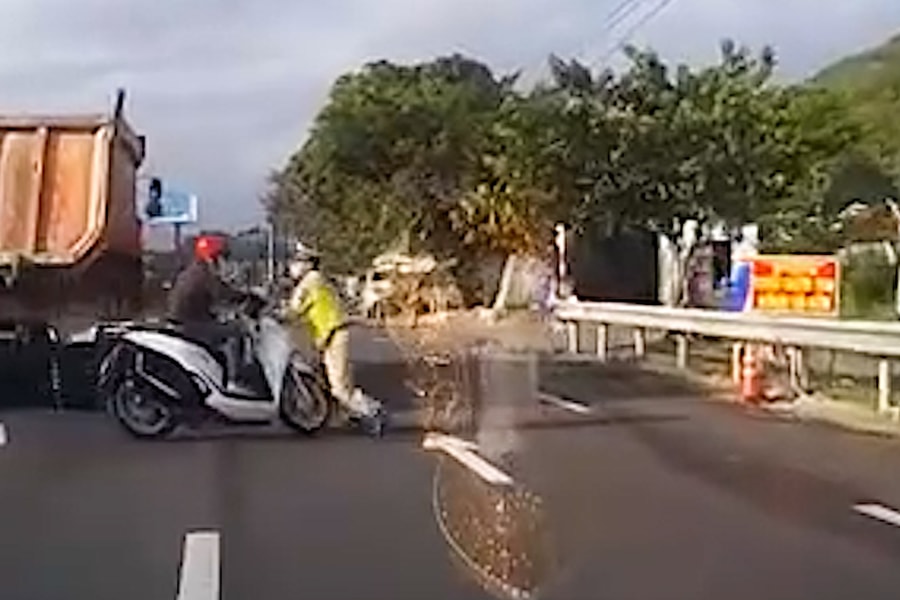 Khánh Hòa: Khởi tố đối tượng trong clip tông CSGT rồi bỏ chạy