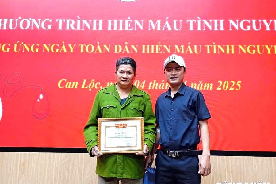 Người thợ xây Hà Tĩnh và hành trình lặng lẽ cứu người bằng giọt máu hồng