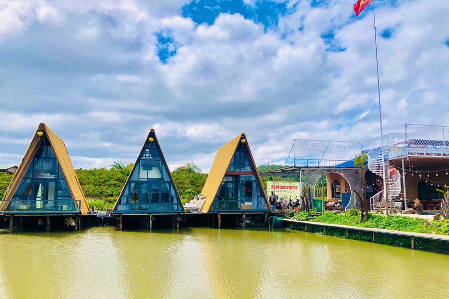 Gia Lai: Cưỡng chế phá dỡ Famstay xây dựng trái phép trên đất ruộng