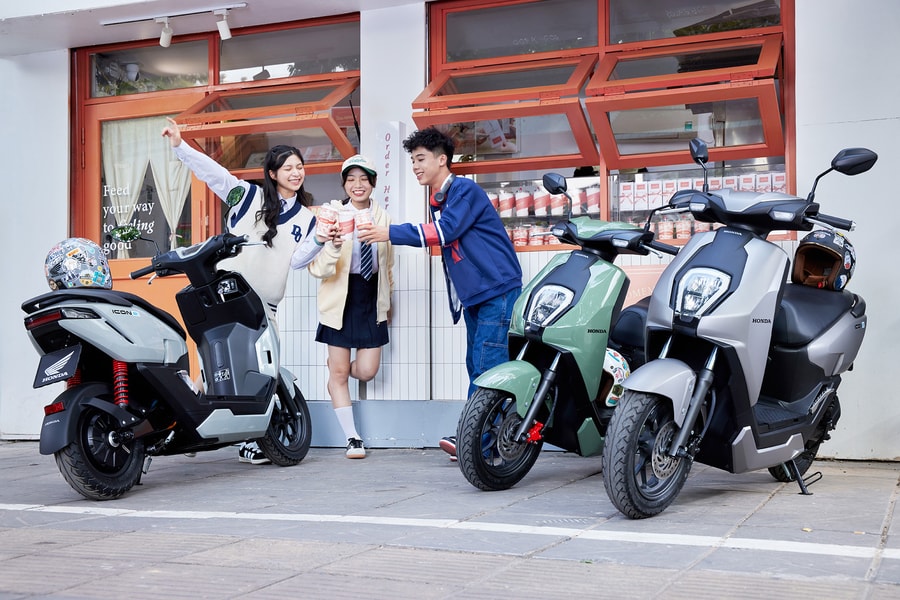 Bảng giá xe máy Honda tháng 4/2025: Xe điện ICON e: chính thức gia nhập, khách mua Winner X được tặng tiền