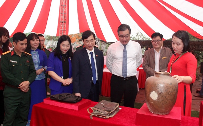 Giới thiệu hơn 200 hình ảnh, tư liệu hiếm về lịch sử tỉnh Yên Bái