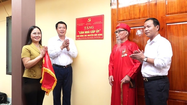 Phú Thọ: Khánh thành căn nhà cấp ủy thứ 48 tặng đảng viên 105 tuổi