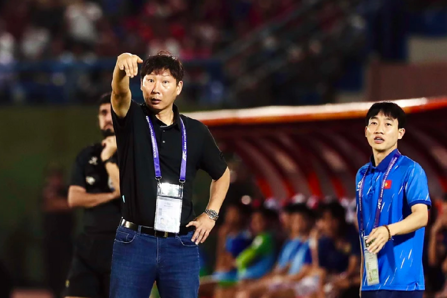 Kim Sang HLV Sik dẫn dắt đội All Star Đông Nam Á đối đầu Man Utd