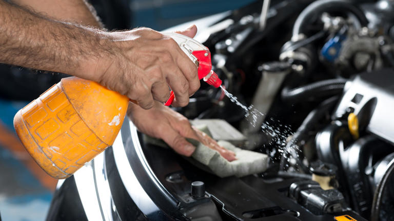 Động cơ xe có thể bị ướt không và cách xử lý