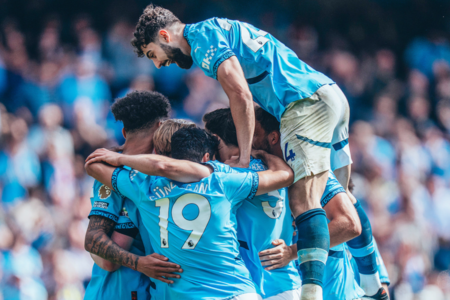 Man City ngược dòng hạ Crystal Palace, trở lại top 4 Ngoại hạng Anh