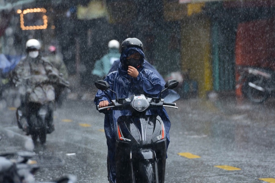 Dự báo thời tiết ngày 13/4: Không khí lạnh về, Bắc Bộ và Trung Bộ mưa dông