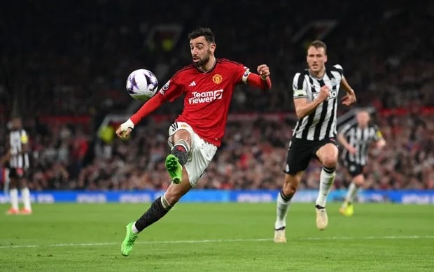 MU thảm bại trước Newcastle, Tottenham và Chelsea cùng gây thất vọng ở vòng 32 Ngoại hạng Anh
