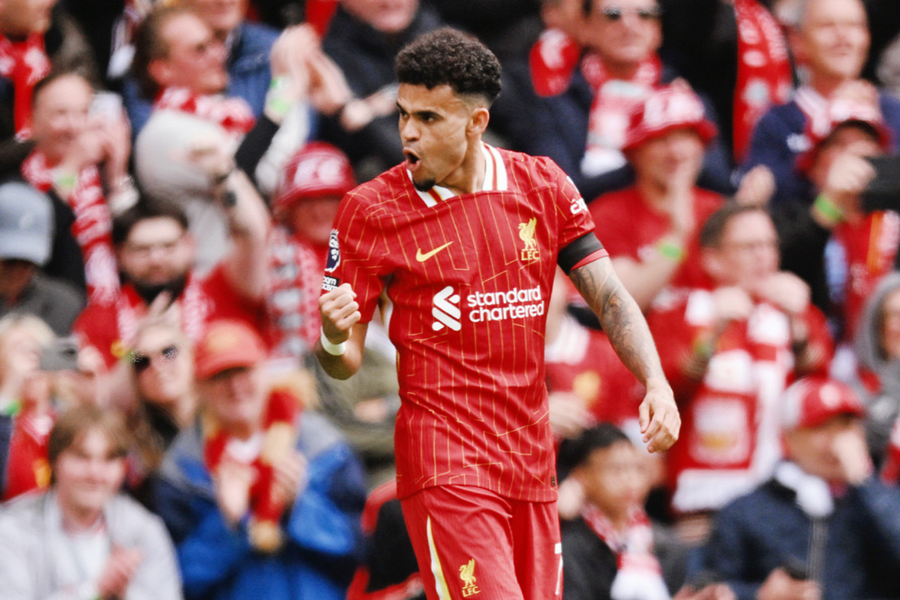 Thắng West Ham, Liverpool chạm 1 tay vào chức vô địch Ngoại hạng Anh