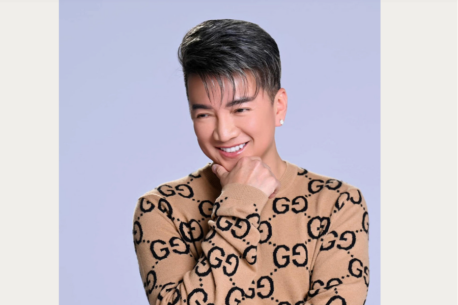 Đàm Vĩnh Hưng tái xuất sau khi bị cấm hát suốt 9 tháng