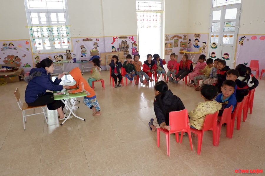 Tà Cóm – Nơi con chữ nảy mầm từ sỏi đá Bài 1: Con chữ chớm nở giữa đại ngàn