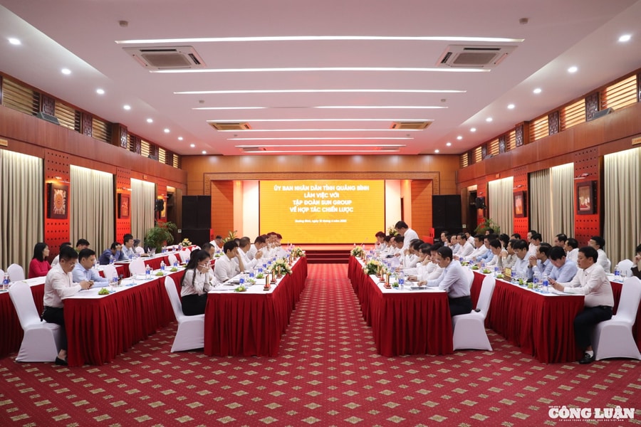 Quảng Bình hợp tác cùng Sun Group khai phá tiềm năng du lịch quốc tế