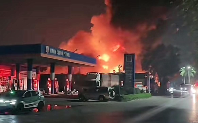 Hà Nội chỉ đạo kiểm tra thông tin nguy cơ hỏa hoạn cạnh cây xăng