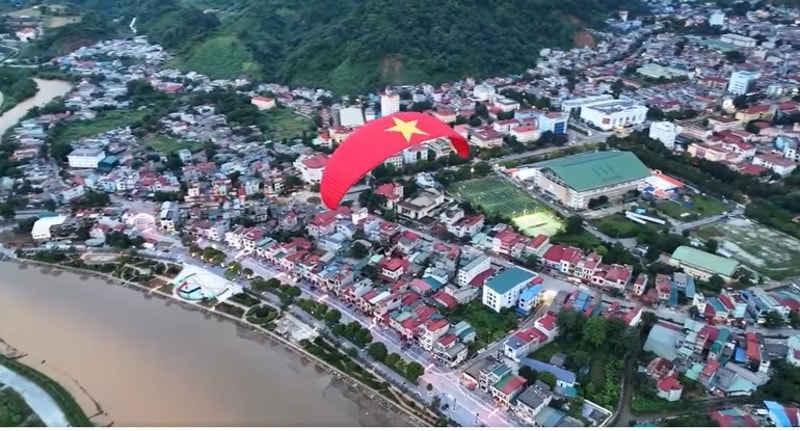 Trải nghiệm dù lượn tại Tuần Văn hóa - Du lịch Bắc Kạn 2025