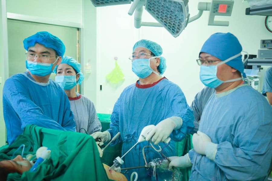 Cô gái trầm cảm vì nặng 102kg, được "giải cứu" bằng phẫu thuật giảm béo