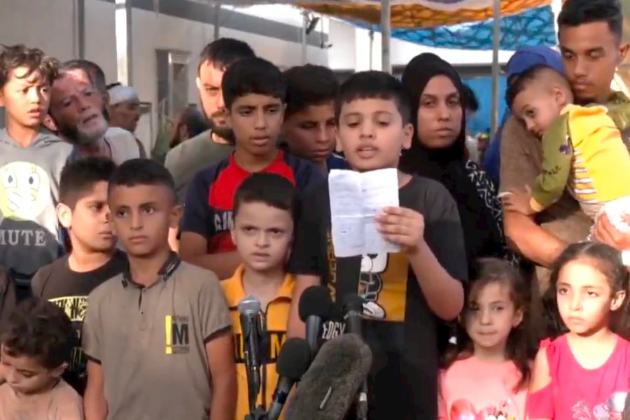 Israel tấn công Gaza, chặn viện trợ và thiết lập vùng đệm