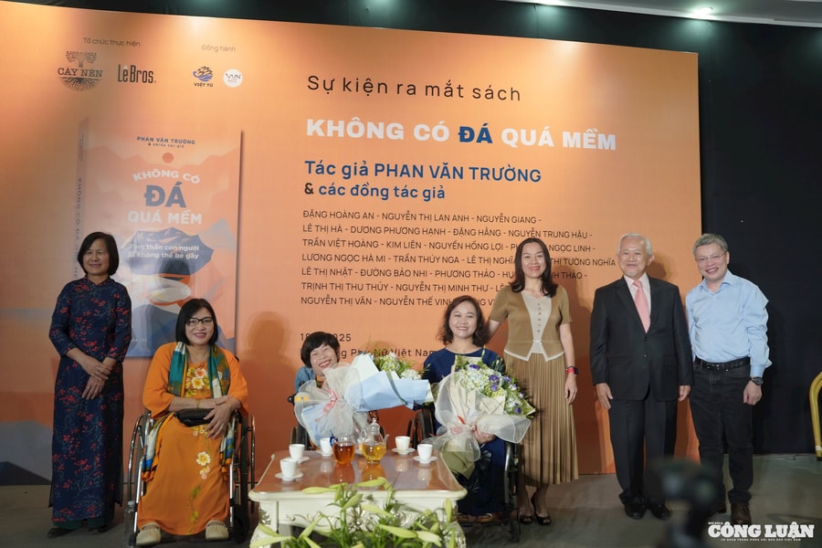 Ra mắt sách 'Không có đá quá mềm': Lan tỏa thông điệp về một cuộc đời đáng sống