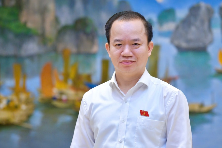 PGS. TS Bùi Hoài Sơn: Nghệ sĩ phải ý thức rõ trách nhiệm xã hội khi tham gia quảng cáo