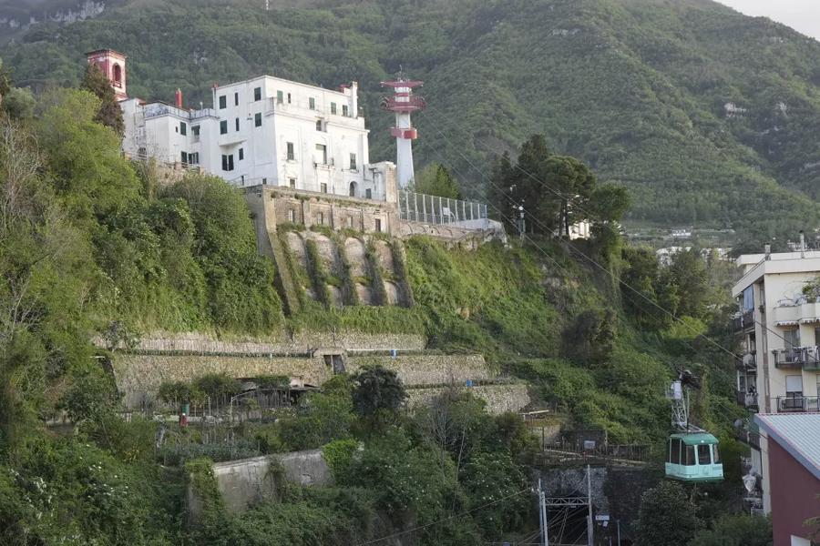 Tại sao Israel lại giam giữ 10.000 người Palestine?