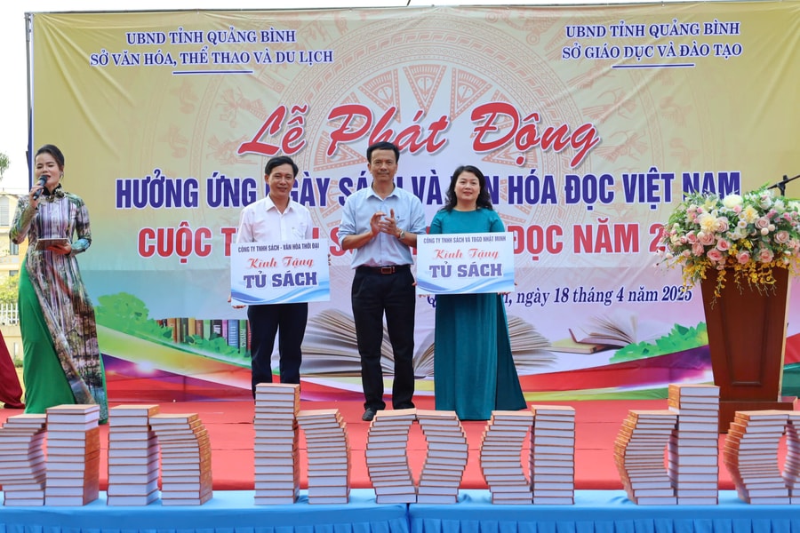 Quảng Bình phát động Ngày Sách và Văn hóa đọc Việt Nam, hướng tới xây dựng xã hội học tập