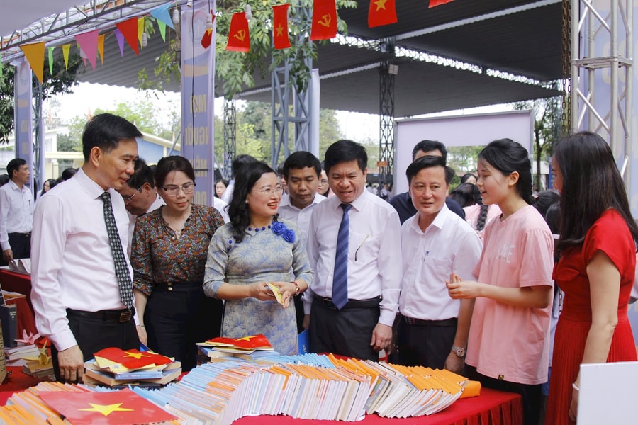 Ngày hội sách tại Hà Tĩnh: Tôn vinh văn hóa đọc, thắp sáng hành trình học tập suốt đời