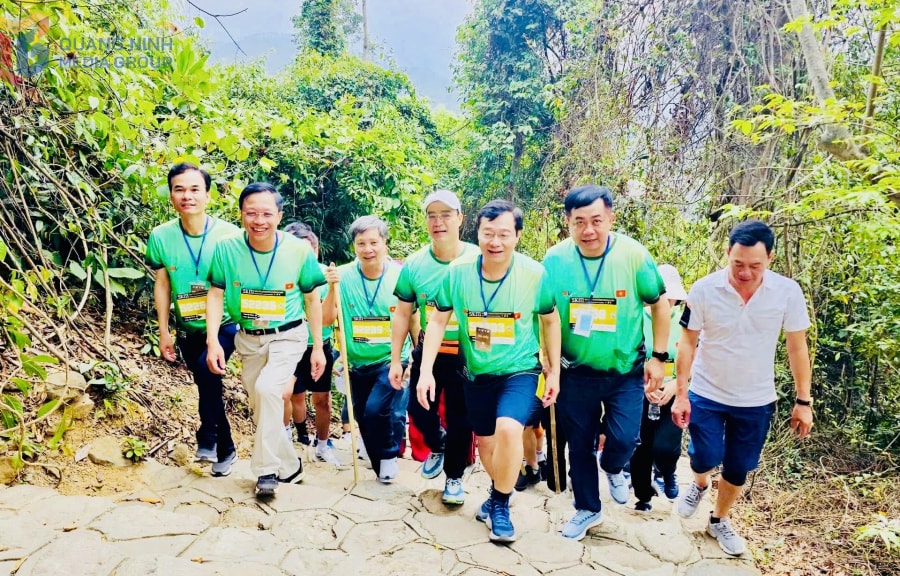 2.000 vận động viên tham gia giải leo núi Yên Tử do Hội Nhà báo tỉnh Quảng Ninh tổ chức