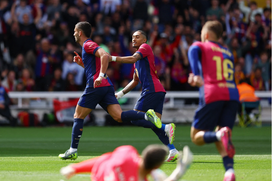 Thắng kịch tính Celta Vigo, Barca tiến sát ngôi vô địch La Liga