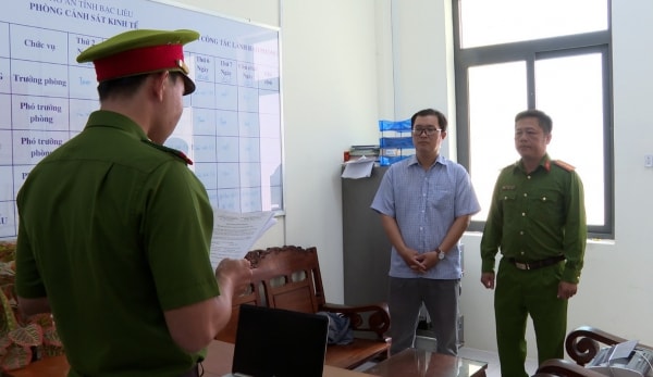 Khởi tố giám đốc cùng thuộc cấp công ty xây dựng Hòa Bình