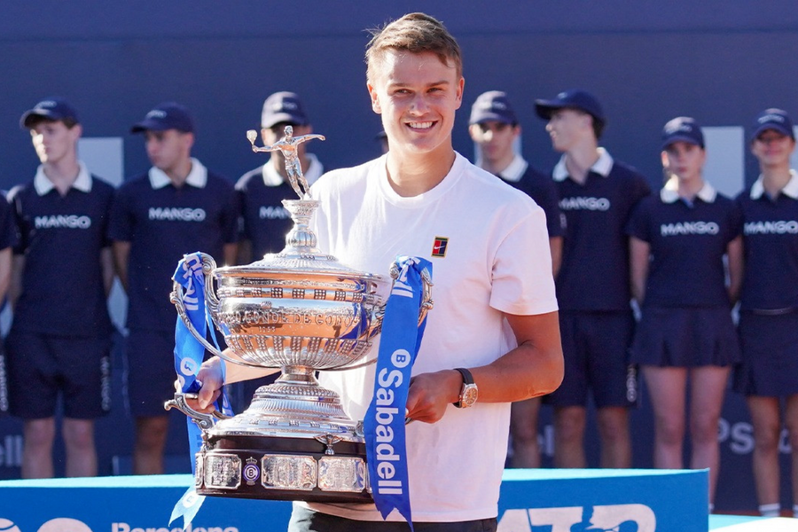 Thắng Carlos Alcaraz, Holger Rune vô địch Barcelona Open 2025