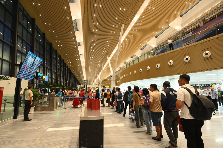 Giải bài toán quá tải cảng hàng không, sân bay