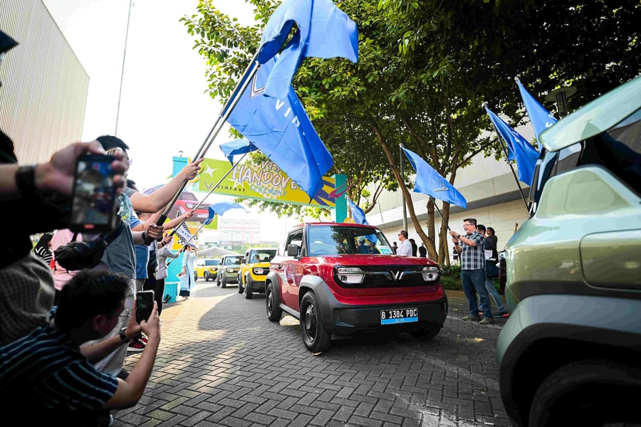 VinFast bàn giao 400 xe VF 3 cho khách hàng Indonesia