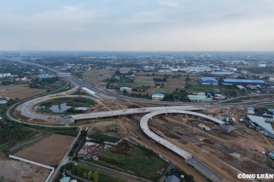 Gấp rút thi công ‘siêu nút giao’ Mỹ Yên trên đường Vành đai 3 TP HCM