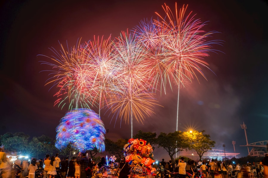 Mãn nhãn với màn pháo hoa tuyệt đẹp trên bầu trời Hà Nội tại chương trình Hẹn ước Bắc Nam