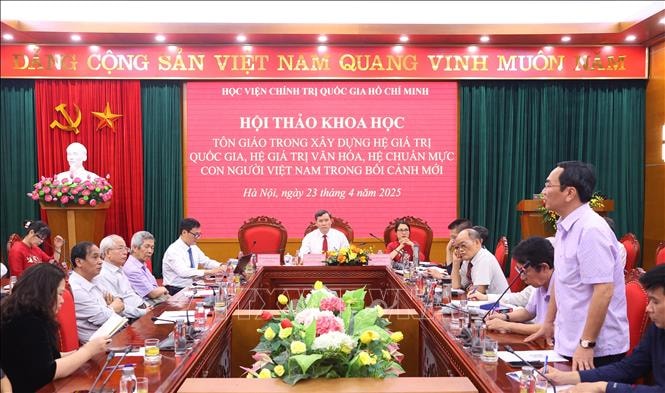 Làm rõ vai trò của tôn giáo trong xây dựng hệ giá trị quốc gia, chuẩn mực con người Việt Nam