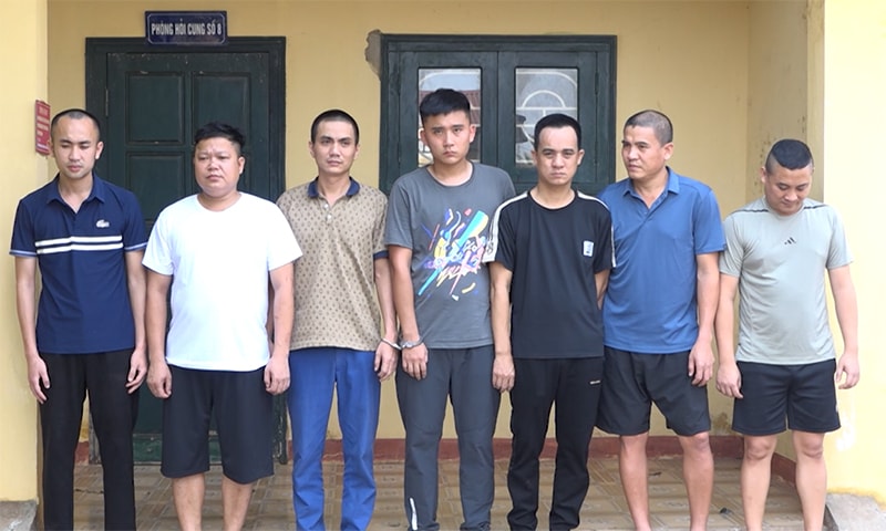 Phá đường dây cá độ bóng đá hơn 300 tỷ đồng: Khởi tố, bắt tạm giam 11 đối tượng