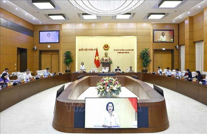 Thúc đẩy phát triển xanh, Quốc hội xem xét sửa luật về tiết kiệm năng lượng