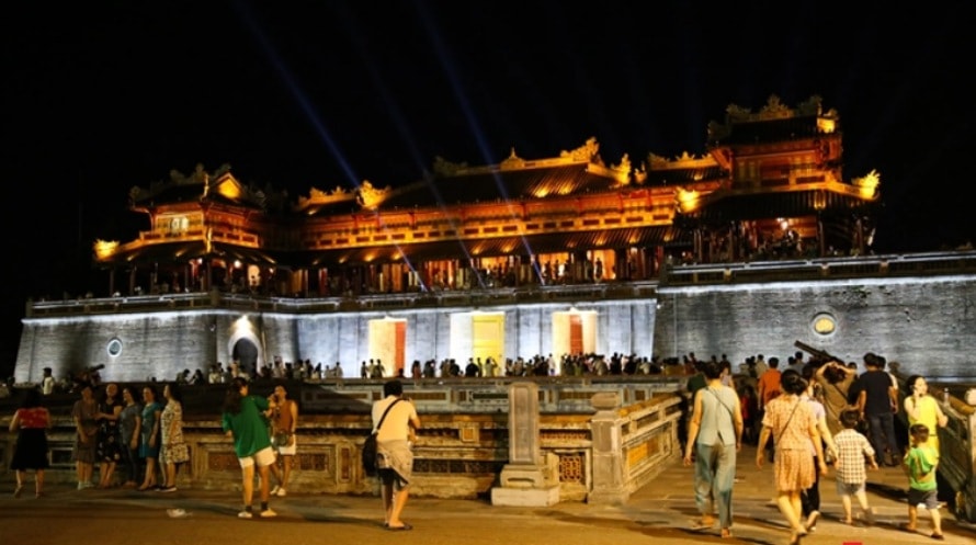Huế miễn phí vé tham quan Đại Nội về đêm