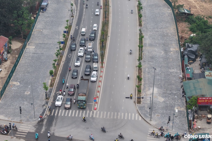 Người dân di chuyển thuận tiện trên đường Lê Quang Đạo kéo dài