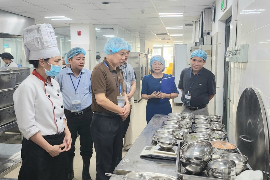 Gia tăng các vụ ngộ độc thực phẩm, Phó Thủ tướng Lê Thành Long chỉ đạo nóng