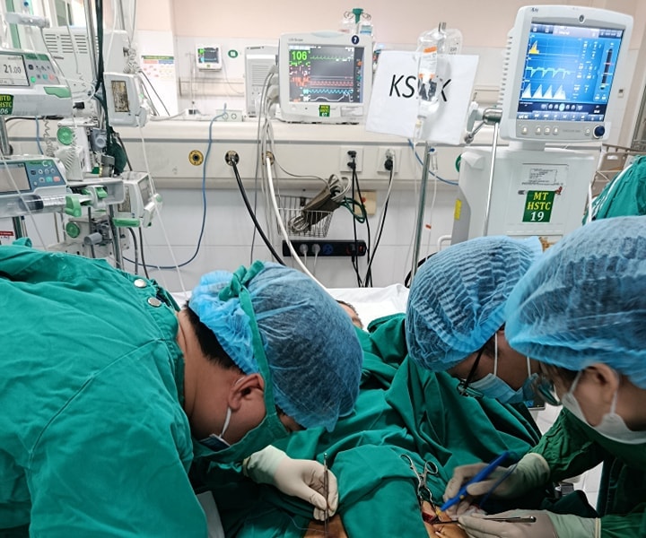 Ứng dụng ECMO và Lọc máu hấp phụ (HP) cứu sống bệnh nhân ngộ độc thuốc