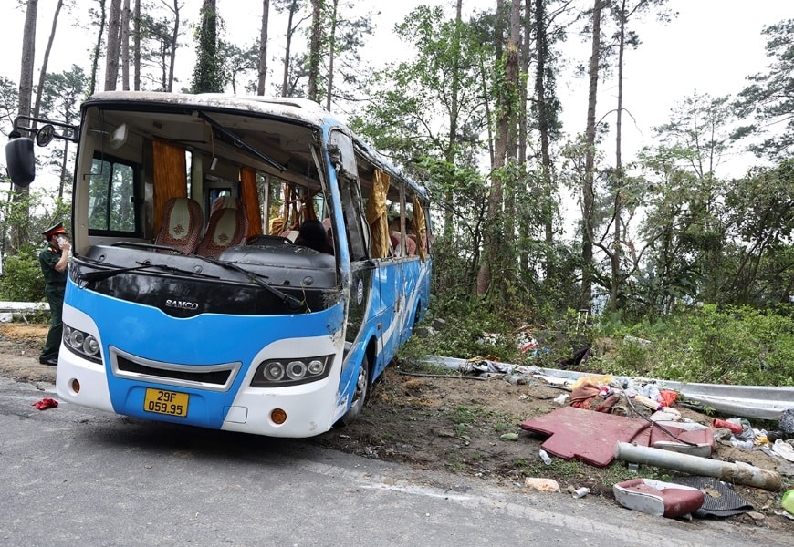 Thủ tướng yêu cầu khẩn trương làm rõ nguyên nhân vụ tai nạn giao thông tại Tam Đảo