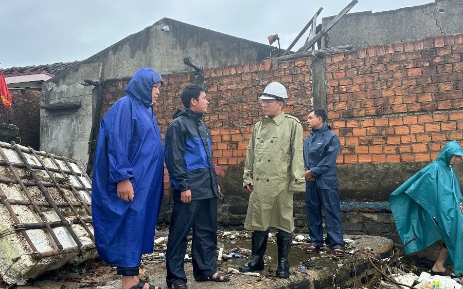 Quảng Ngãi: Biển Sa Cần sạt lở nghiêm trọng, 30 hộ dân thấp thỏm lo âu