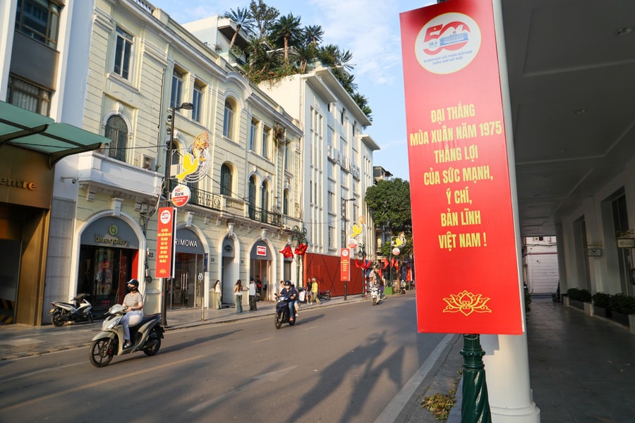 Dự báo thời tiết ngày 28/4: Miền Bắc mưa dông, miền Nam nắng nóng