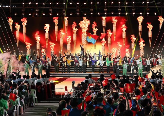 Lãnh đạo Đảng, Nhà nước dự cầu truyền hình "Vang mãi khúc khải hoàn" kỷ niệm 50 năm thống nhất đất nước