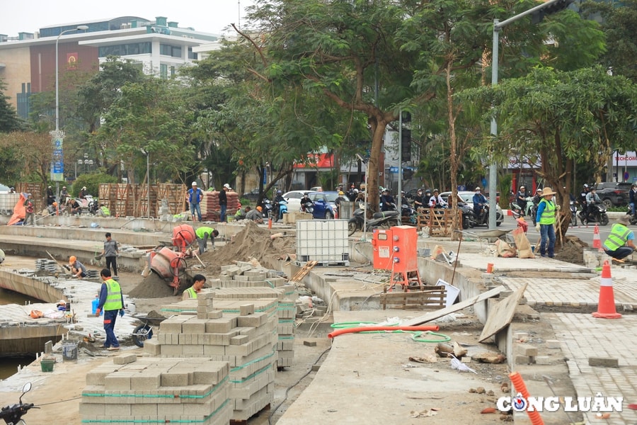 Bị phản ánh 'bê tông không đảm bảo' khi cải tạo hồ Hoàng Cầu, quận Đống Đa báo cáo gì?