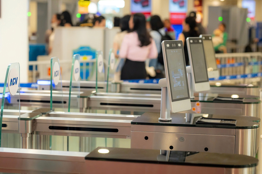 Cảng hàng không quốc tế Nội Bài triển khai làm thủ tục bay trên VneID